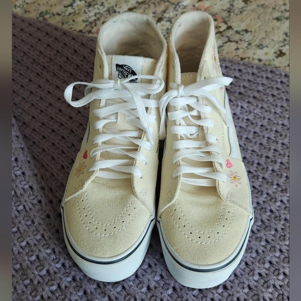 Vans Cream High-Top Sneakers with Floral Embroidery - Picture 2 of 4